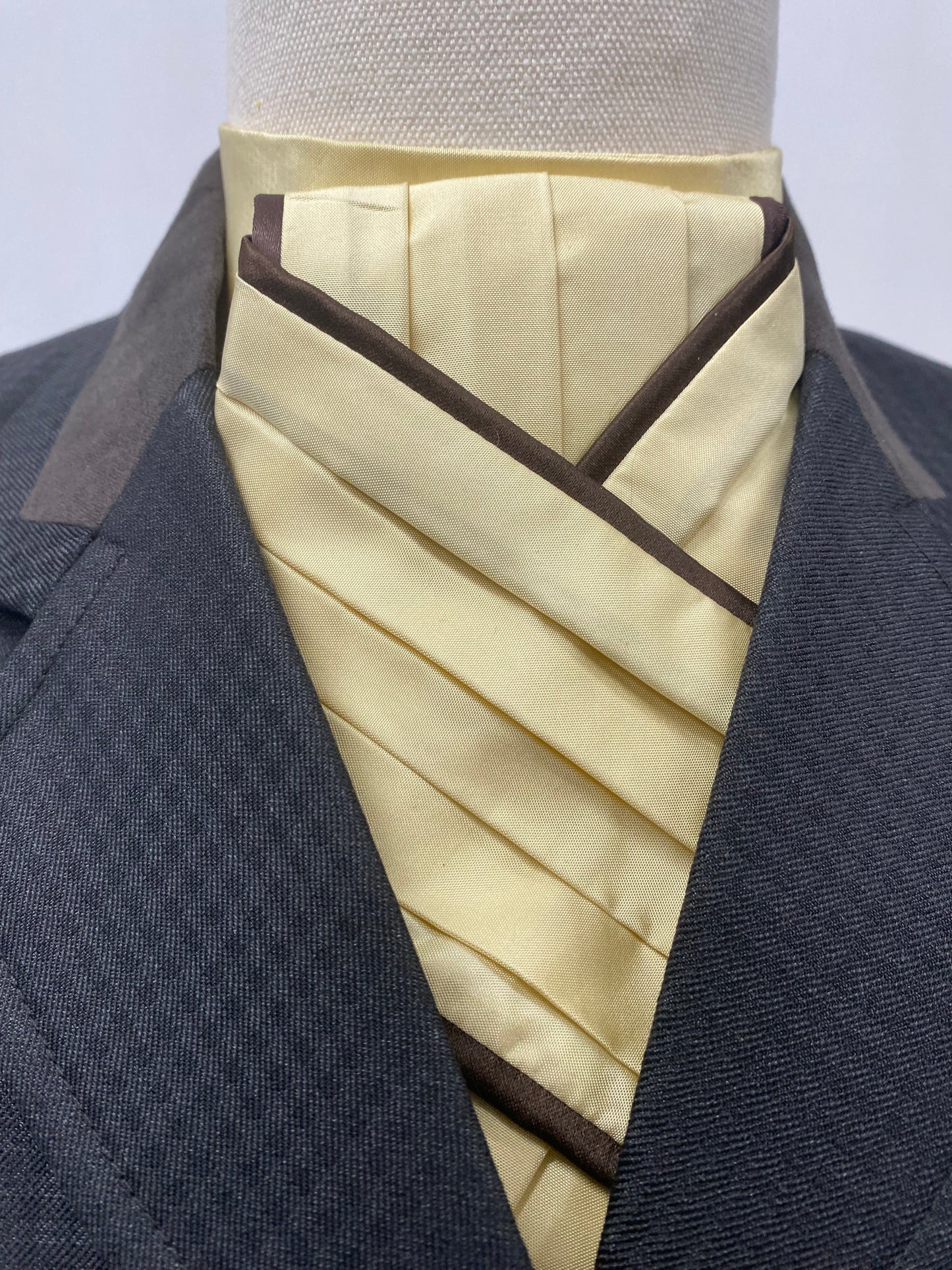 Cream Pre-tied Stock PTS78