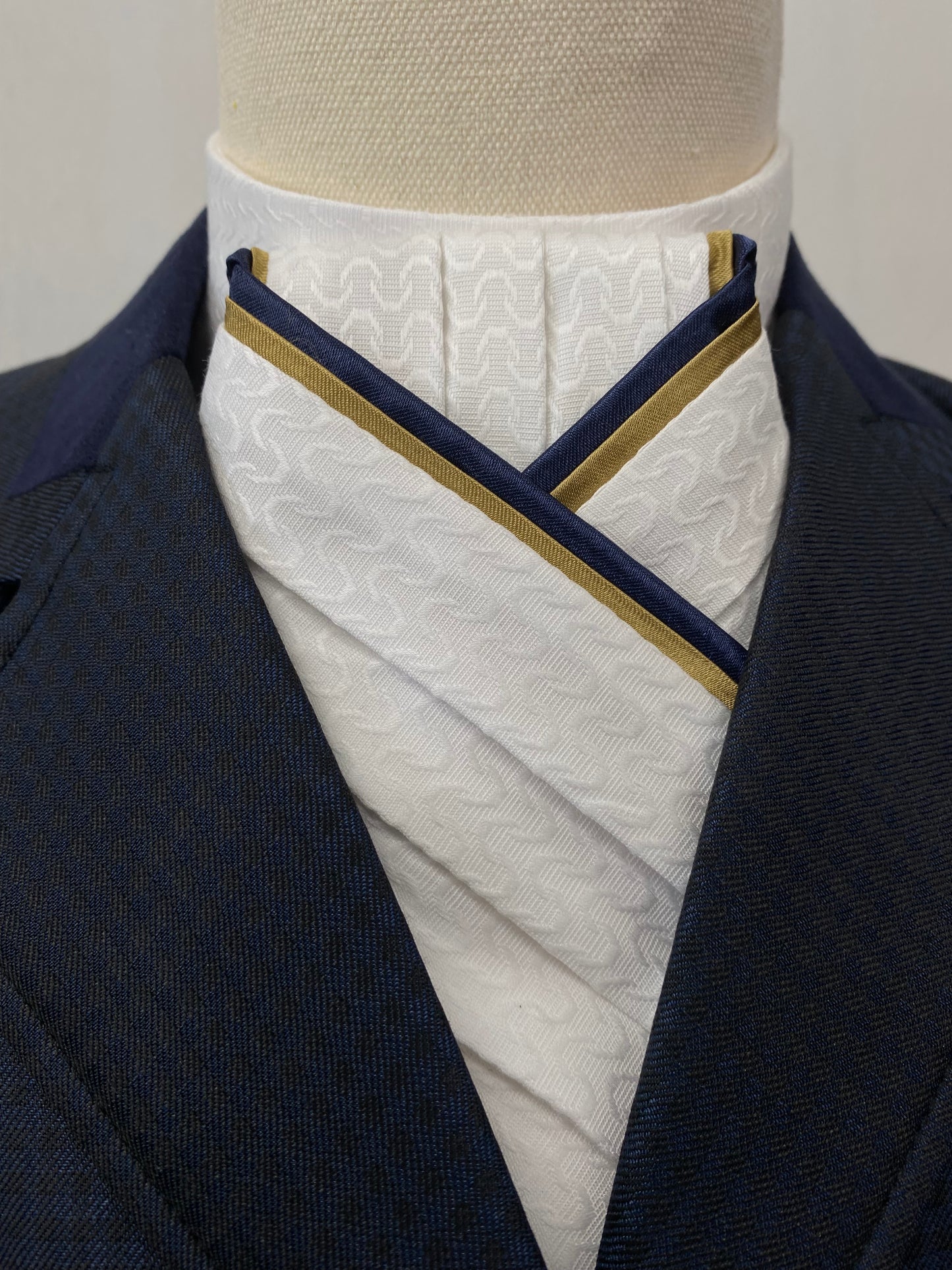Cream Pre-tied Stock PTS21