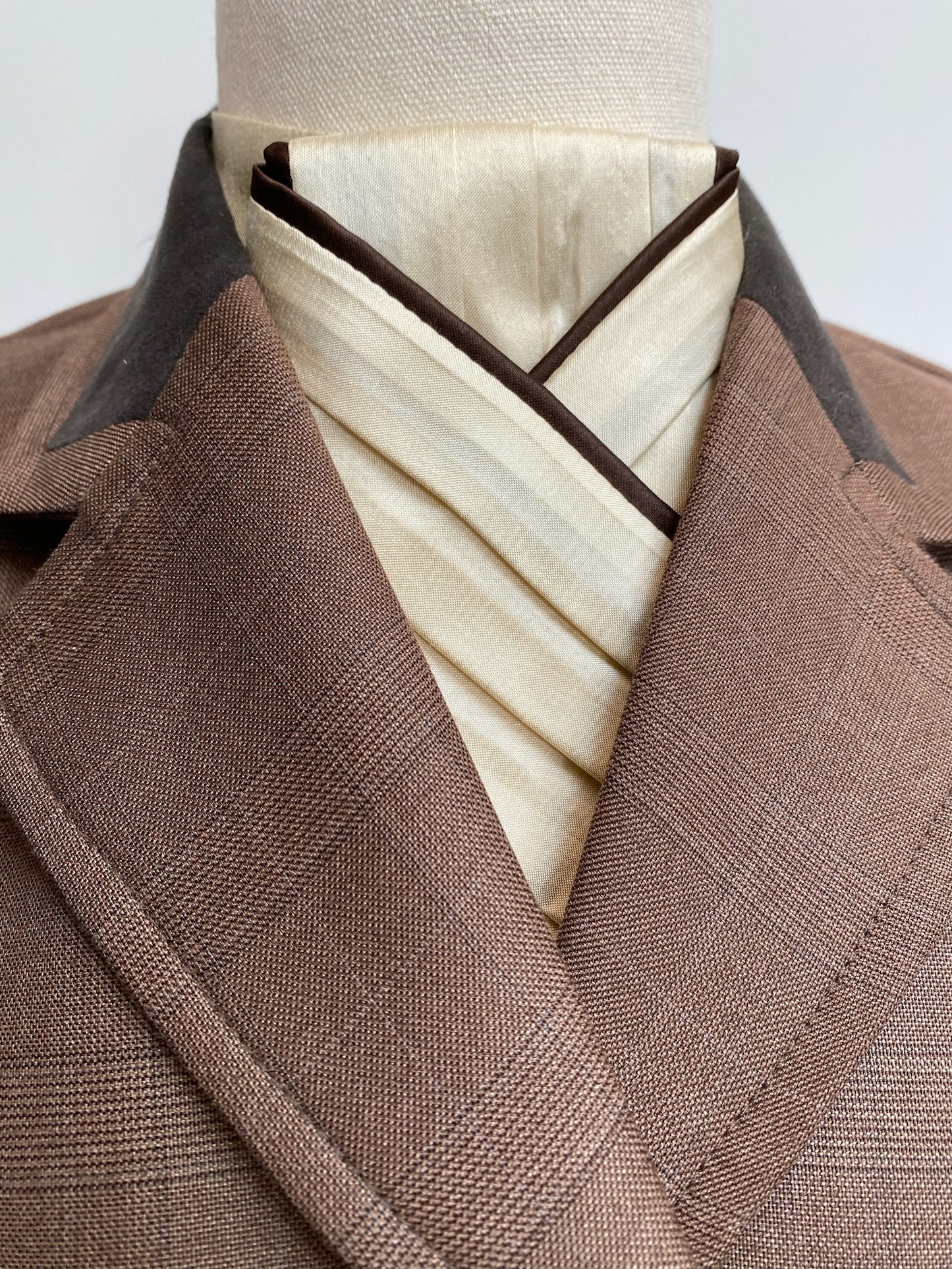 Gold Butter Silk Pre-tied Stock PTS27
