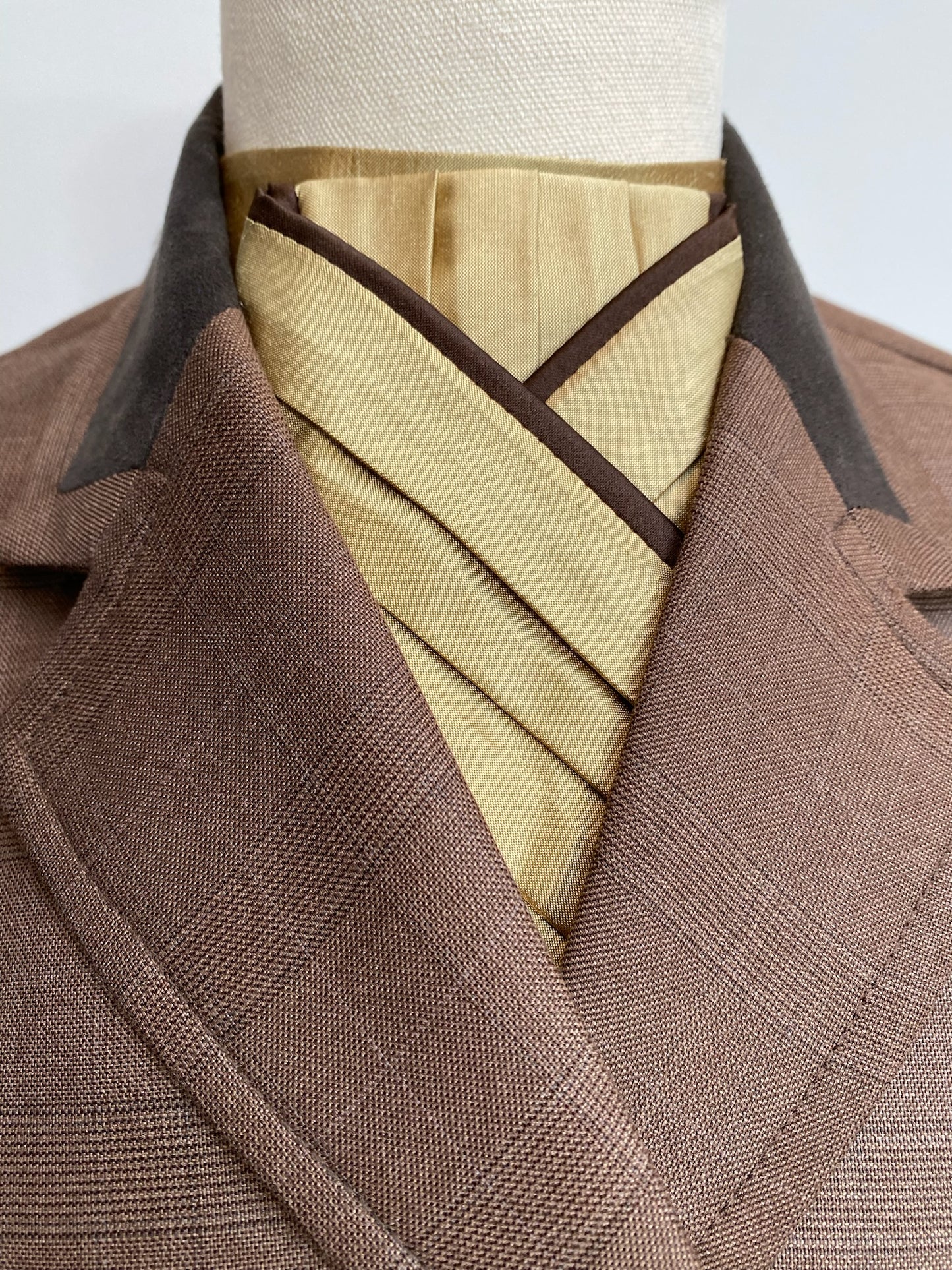 Gold Pre-tied Stock PTS25