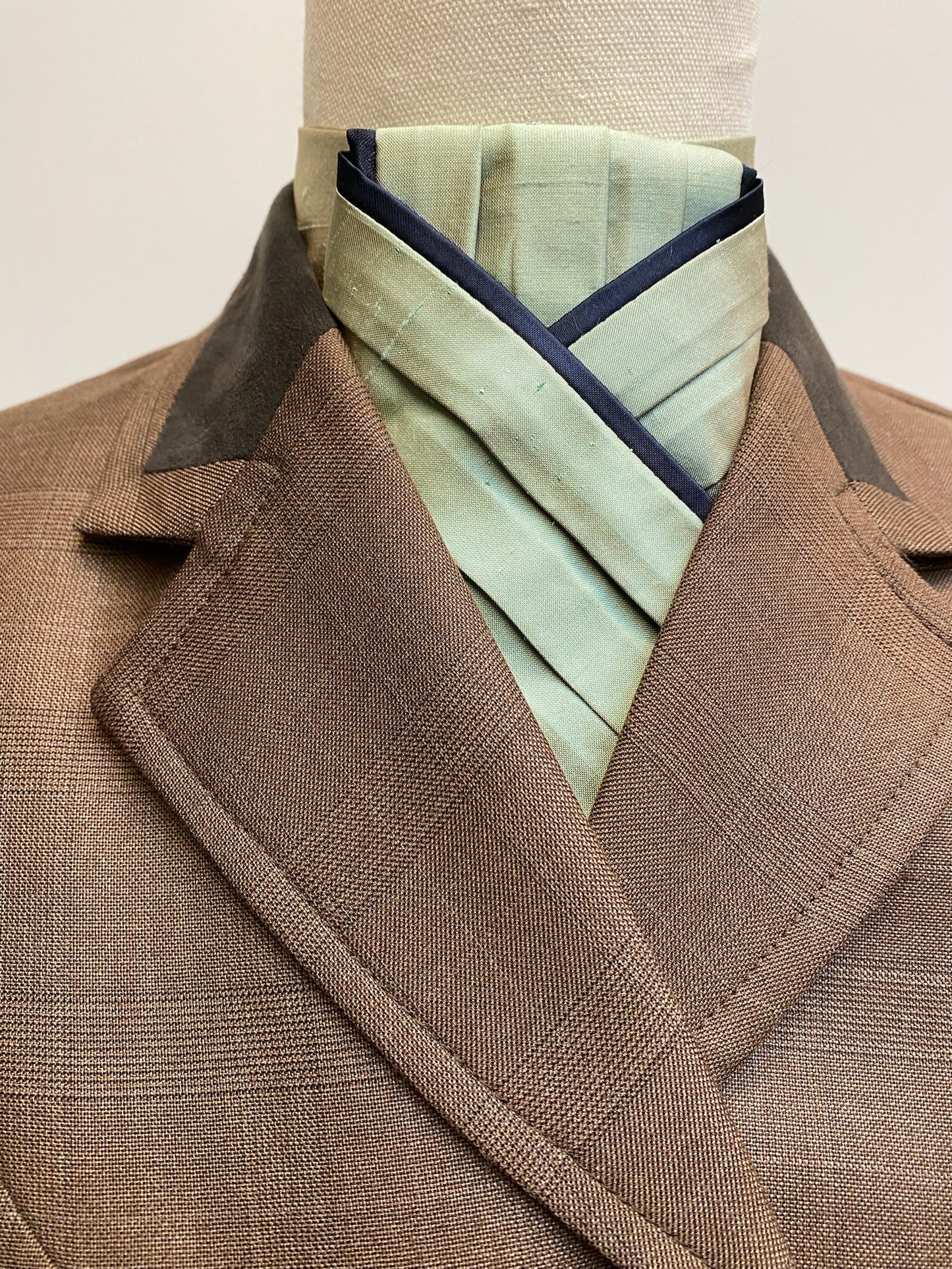 Green Pre-tied Stock PTS37