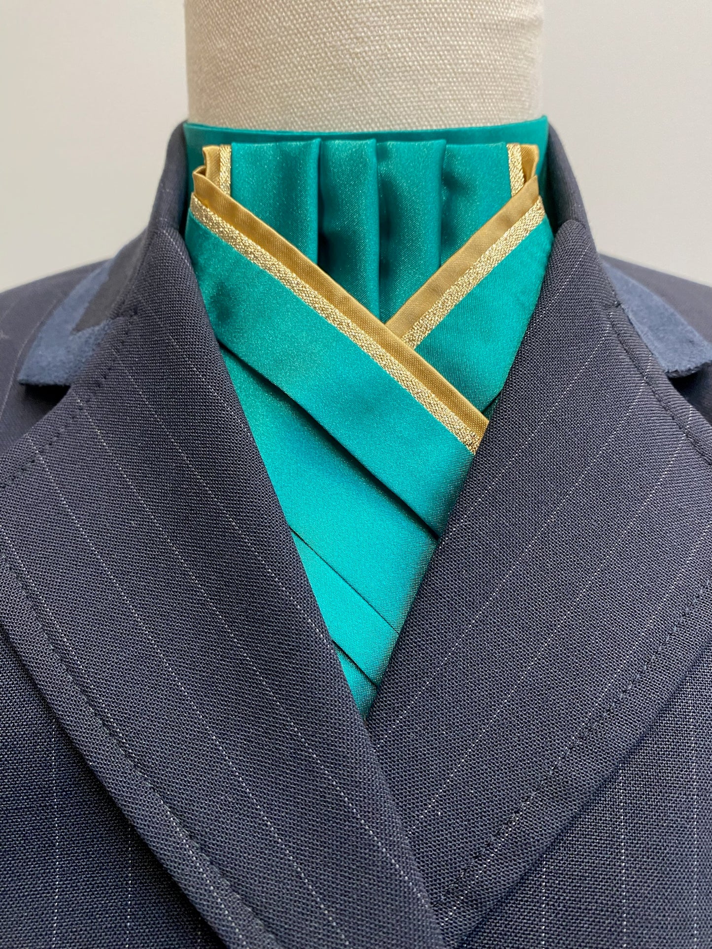 Green Pre-tied Stock PTS40