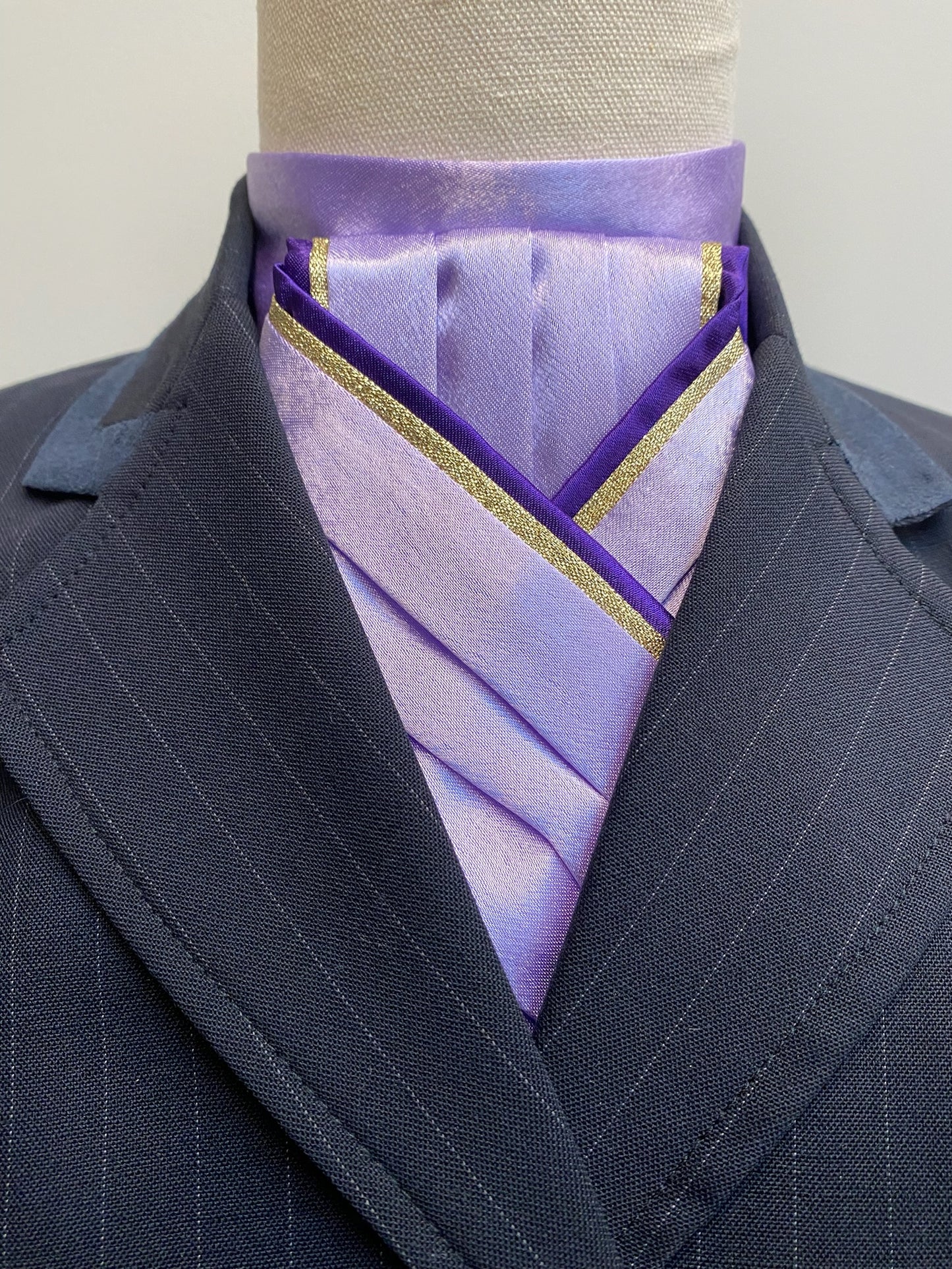 Purple Pre-tied Stock PTS62