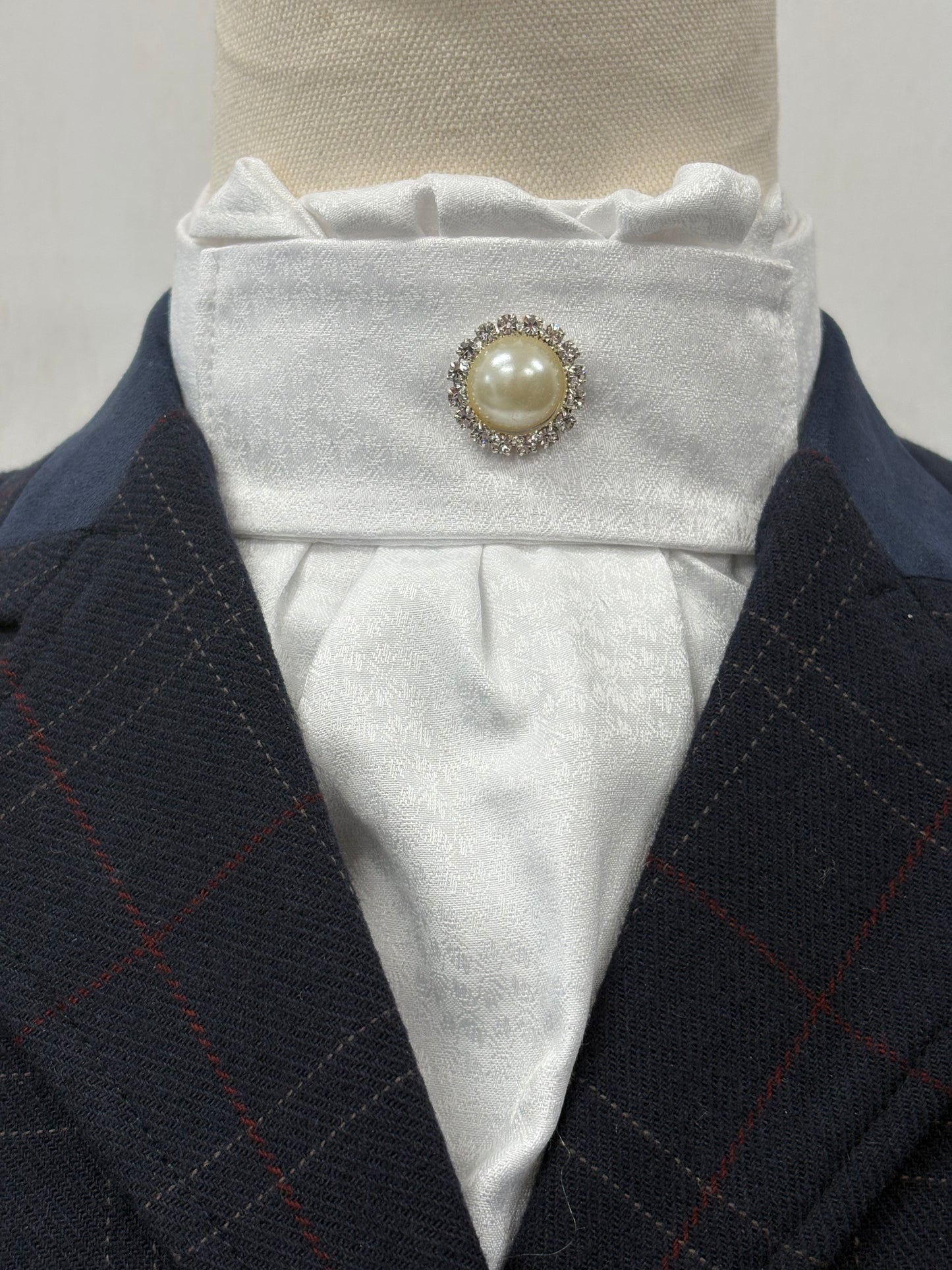 Off White Pre-tied Dressage Stock DPTS31