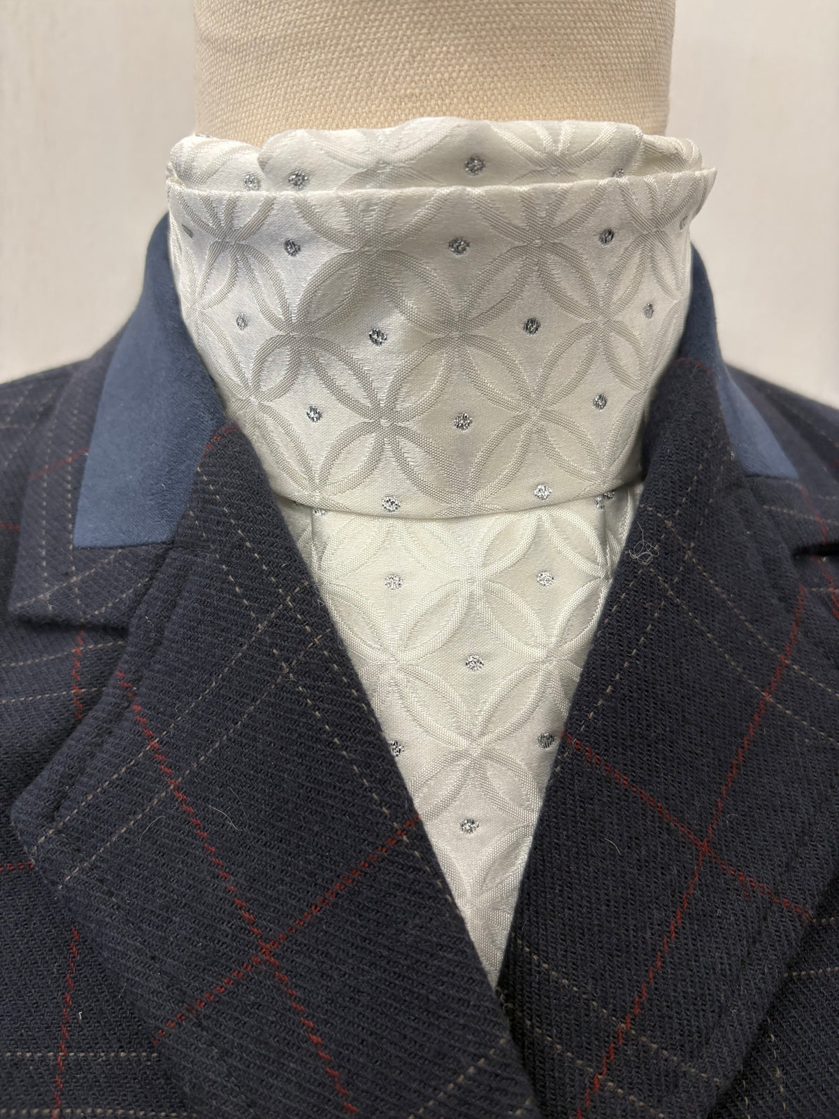 Zafina Pre-tied Stock - White